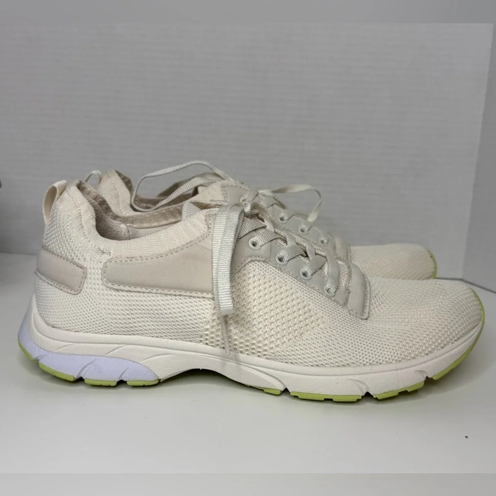 Vionic Endure Women's Lace Up Arch Supportive Sneaker Size 10 Active/Streetwear